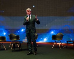 oslava v Planetariu
